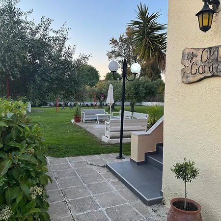 Holiday home Olive Garden & *