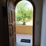 בית נופש Olive Garden & *