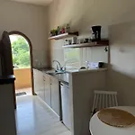 בית נופש Olive Garden & אצ'ארבי